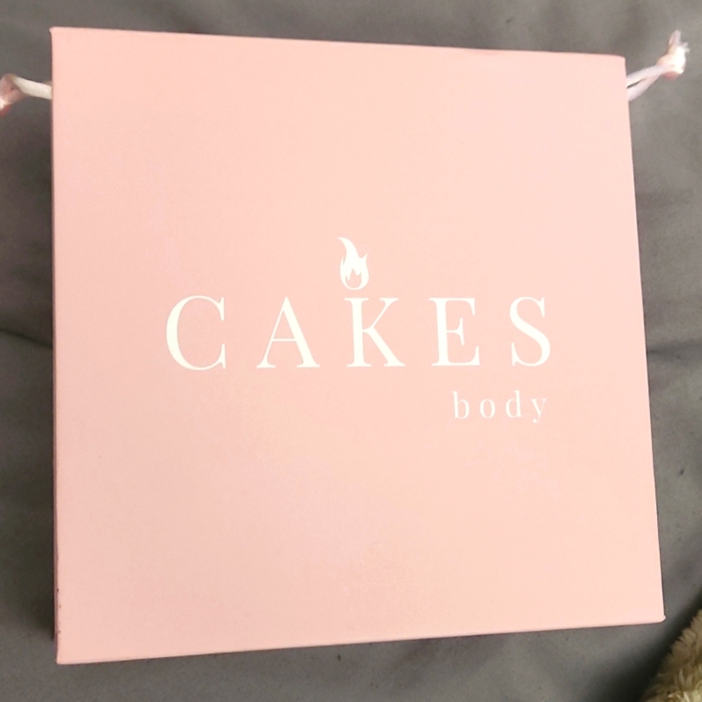 Cakes body bra